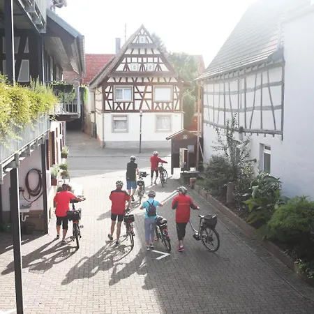 Duwakschopp Hotel